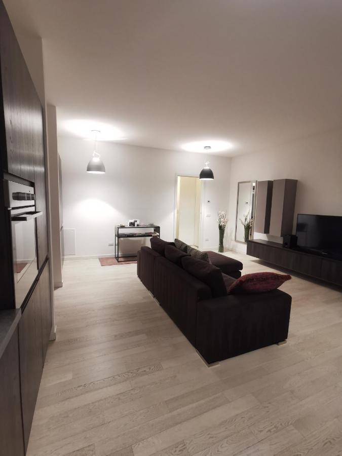 La Casa Di Greta Lägenhet Monza Exteriör bild