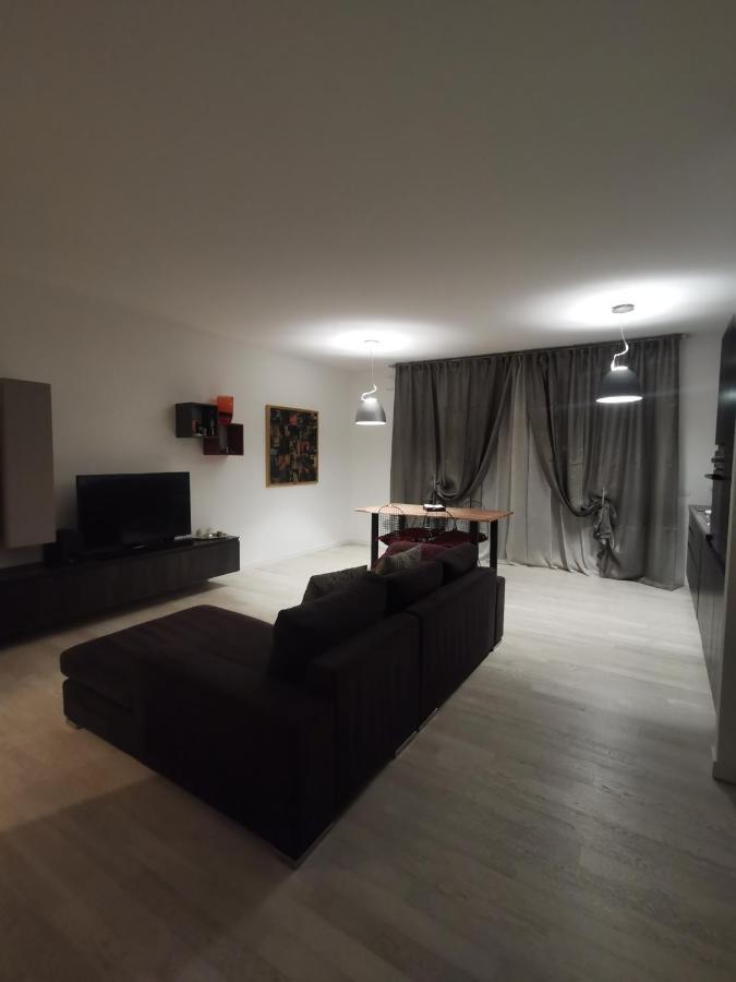 La Casa Di Greta Lägenhet Monza Exteriör bild
